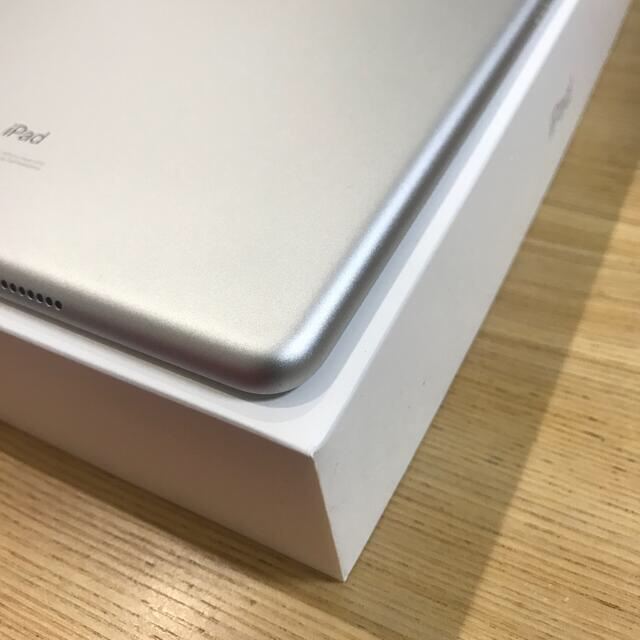 ipad 第7世代　MW752J 美品