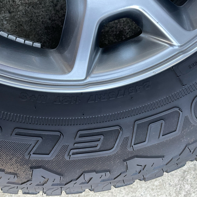 BRIDGESTONE(ブリヂストン)の値下げ ほぼ新車外し ジープ jl ラングラー タイヤ ルビコン ホイール 自動車/バイクの自動車(タイヤ・ホイールセット)の商品写真