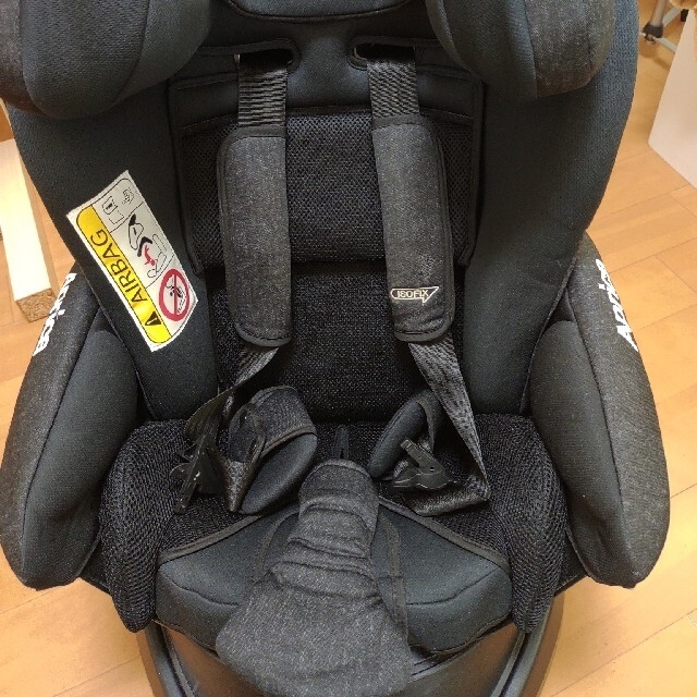 ○ISOFIX Aprica チャイルドシート