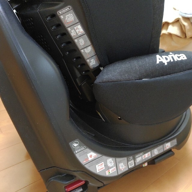 ○ISOFIX Aprica チャイルドシート