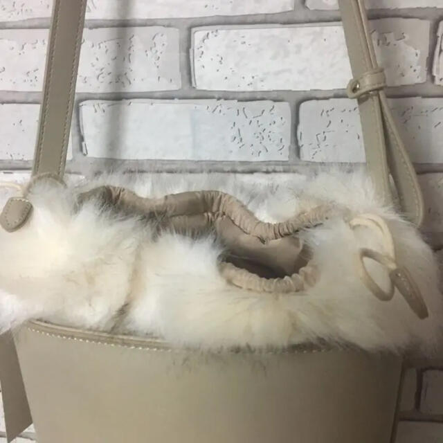 JEANASIS(ジーナシス)の【新品】ジーナシス♡ファーバック♡バケツ型バック kate spade レディースのバッグ(ショルダーバッグ)の商品写真