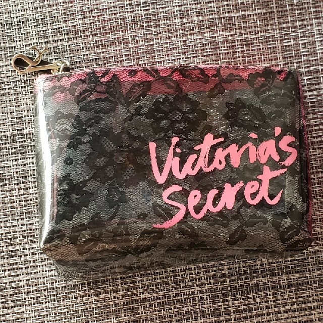 Victoria's Secret(ヴィクトリアズシークレット)の【最終値下げ】黒レース　ポーチ レディースのファッション小物(ポーチ)の商品写真