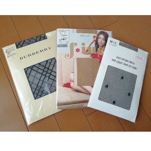 BURBERRY(バーバリー)の【未使用品】BURBERRY 他 ストッキング3足セット レディースのレッグウェア(タイツ/ストッキング)の商品写真