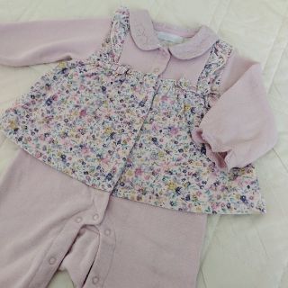 ベベ(BeBe)のBeBe　べべ　ロンパース　花柄　女の子(カバーオール)