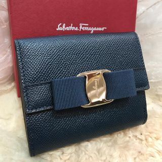 サルヴァトーレフェラガモ(Salvatore Ferragamo)の☆未使用品☆サルヴァトーレフェラガモ ヴァラ コンパクト財布(財布)