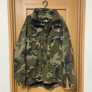 THE NORTH FACE 迷彩　アウター(マウンテンパーカー)