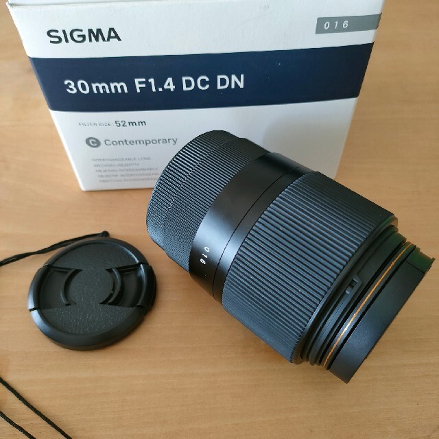 SIGMA f1.4  30mm DCDN ソニー おまけ付き a6400 スマホ/家電/カメラのカメラ(レンズ(単焦点))の商品写真