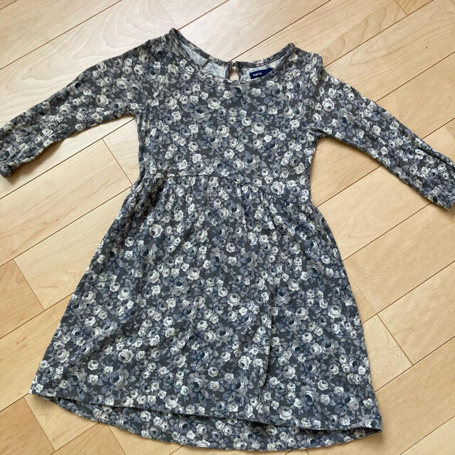 GAP Kids(ギャップキッズ)のGap kids 花柄ワンピース 120 キッズ/ベビー/マタニティのキッズ服女の子用(90cm~)(ワンピース)の商品写真