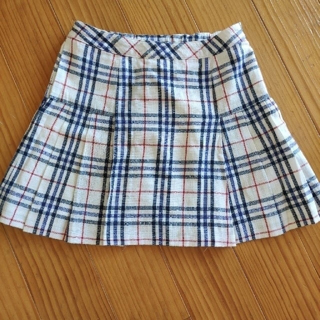 BURBERRY(バーバリー)のNicky様　専用　BURBERRY　スカート130cm キッズ/ベビー/マタニティのキッズ服女の子用(90cm~)(スカート)の商品写真