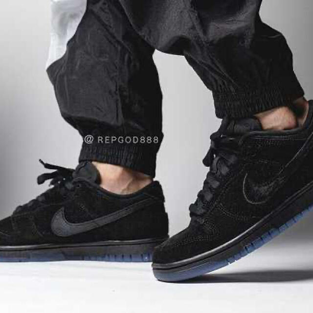 UNDEFEATED(アンディフィーテッド)のUNDEFEATED × NIKE DUNK LOW SP "BLACK" 28 メンズの靴/シューズ(スニーカー)の商品写真