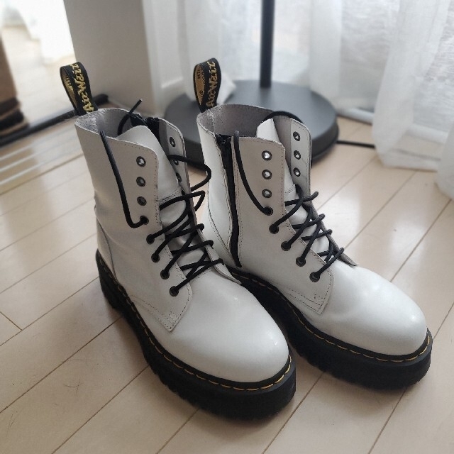 Dr.Martens(ドクターマーチン)のDr. Martens Jadon ドクターマーチン ジェイドン 白 メンズの靴/シューズ(ブーツ)の商品写真