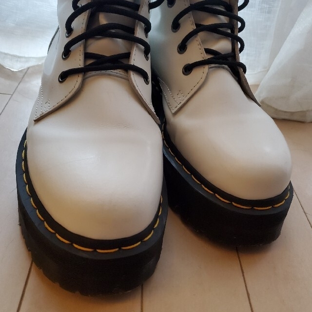 Dr.Martens(ドクターマーチン)のDr. Martens Jadon ドクターマーチン ジェイドン 白 メンズの靴/シューズ(ブーツ)の商品写真