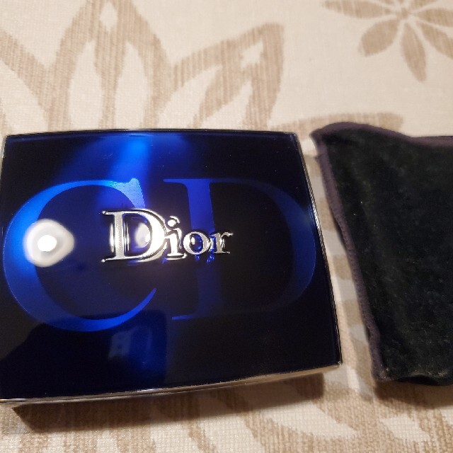 Dior(ディオール)のDior　アイシャドウ　中古 コスメ/美容のベースメイク/化粧品(アイシャドウ)の商品写真