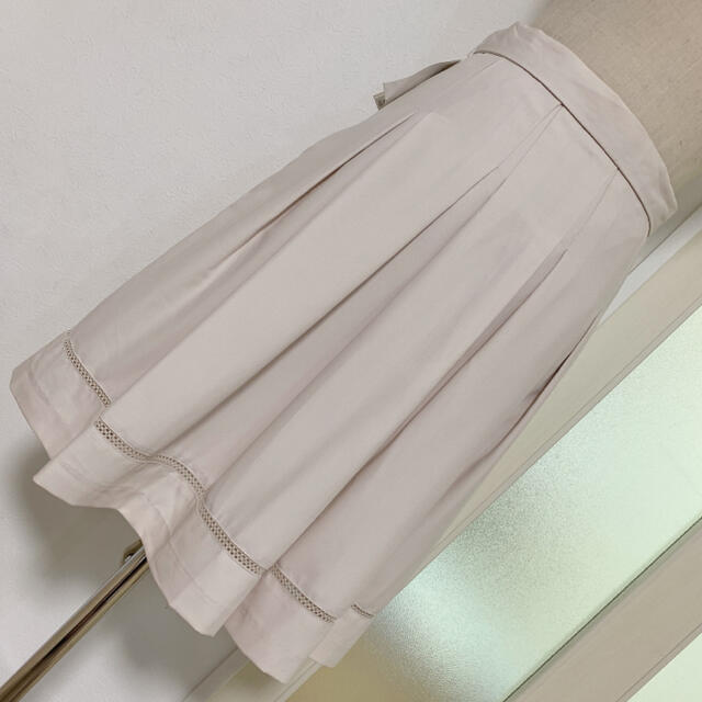 ROPE’(ロペ)のROPE タック フレア スカート リボンベルト付き レディースのスカート(ひざ丈スカート)の商品写真