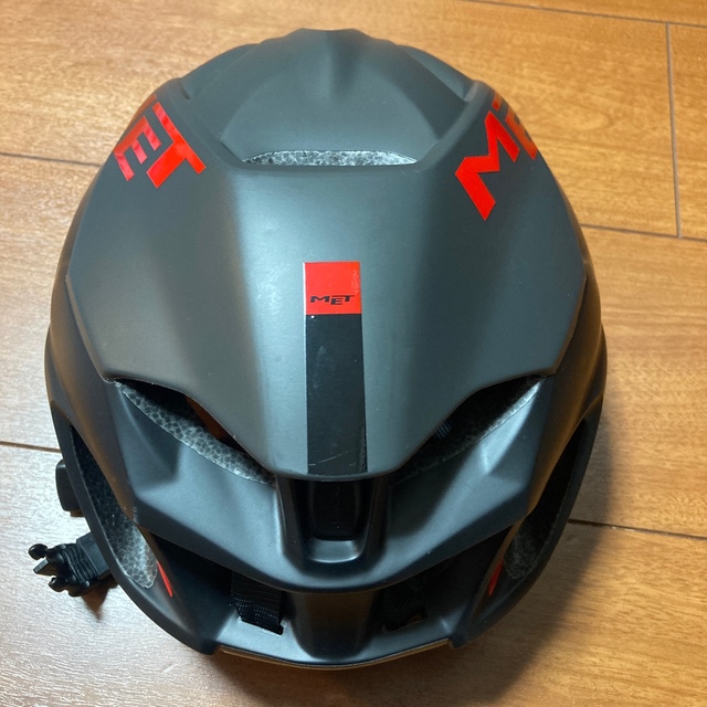 MET(メット)のMET ヘルメット　ハイエンドモデル　Mサイズ スポーツ/アウトドアの自転車(ウエア)の商品写真