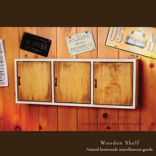 ハンドメイド アンティーク風 扉つき シェルフ 木製 棚 ホワイト(家具)