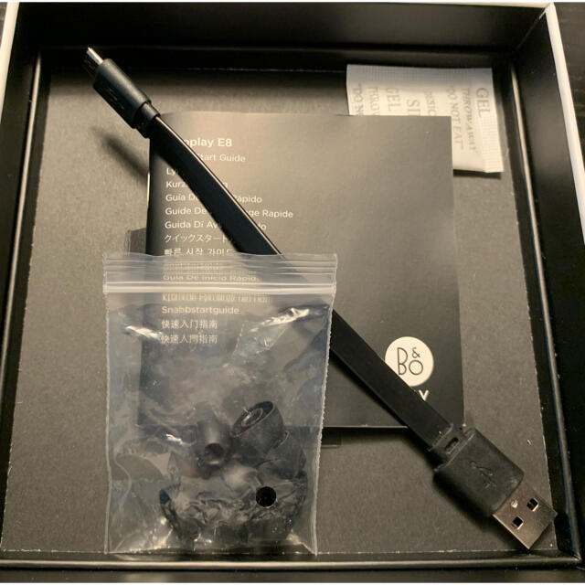 ワイヤレスイヤホン　B&O Beoplay E8 Black スマホ/家電/カメラのオーディオ機器(ヘッドフォン/イヤフォン)の商品写真