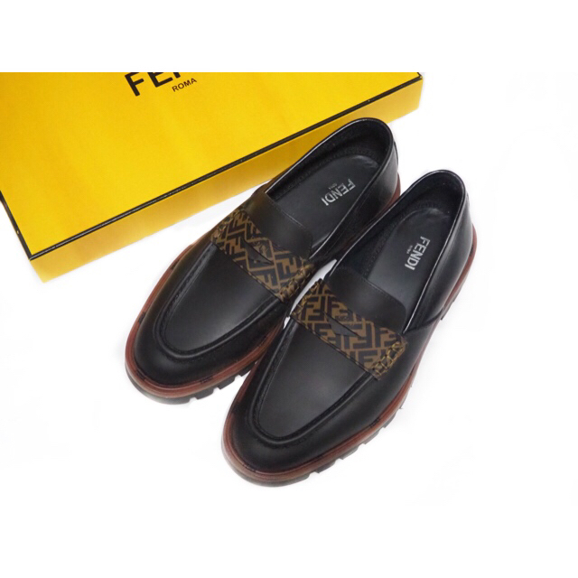 FENDI ロゴローファー 6.5