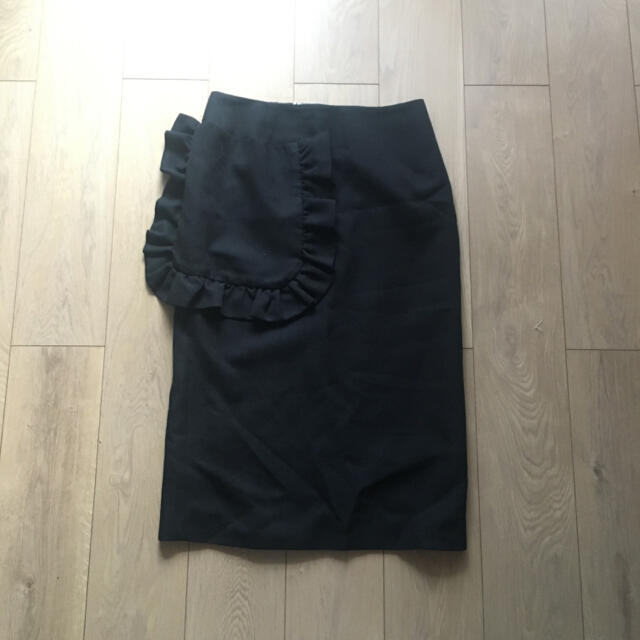 l'atelier du savon(アトリエドゥサボン)のpeu pres フリル付スカート レディースのスカート(ひざ丈スカート)の商品写真