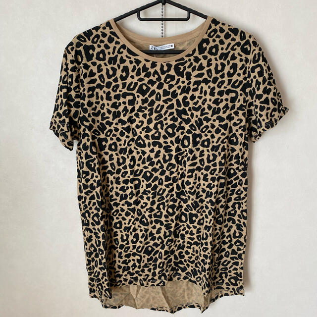 ZARA(ザラ)のZARA レオパード柄Tシャツ レディースのトップス(Tシャツ(半袖/袖なし))の商品写真