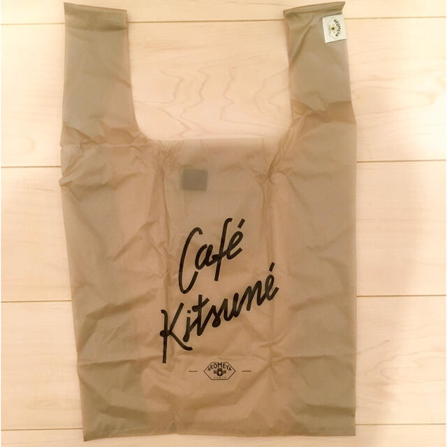 MAISON KITSUNE'(メゾンキツネ)のCafe Kitsune × AKOMEYA 超軽量 携帯 エコバッグ レディースのバッグ(エコバッグ)の商品写真