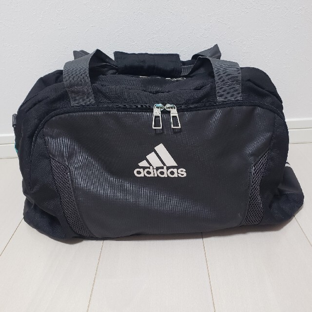 adidas(アディダス)のadidas アディダス スポーツ ボストン バッグ ミドルサイズ   中古品 メンズのバッグ(ボストンバッグ)の商品写真