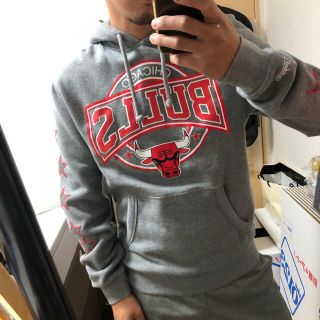 ミッチェルアンドネス(MITCHELL & NESS)の値下げ　Mitchell&Ness シカゴ・ブルズ パーカー S(パーカー)