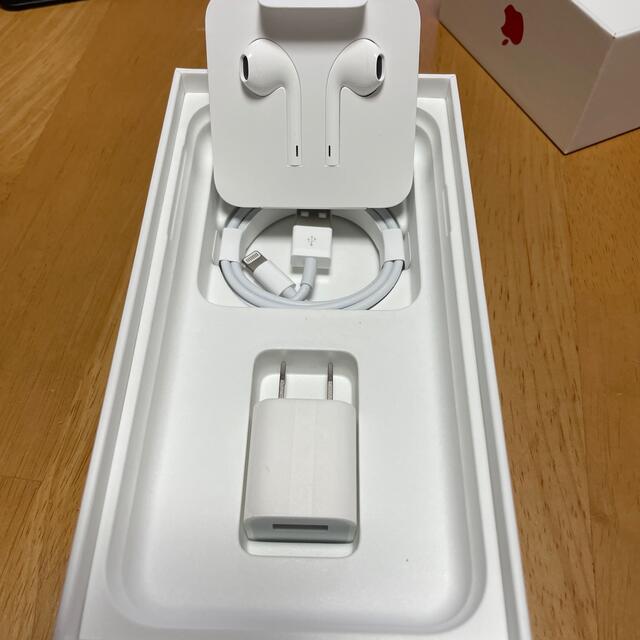 Apple(アップル)のイヤフォン　Apple 純正 スマホ/家電/カメラのオーディオ機器(ヘッドフォン/イヤフォン)の商品写真