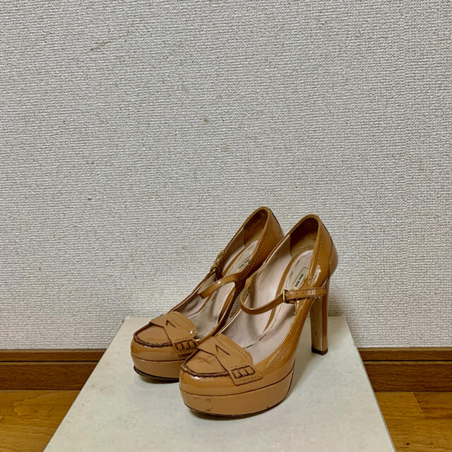 miumiu(ミュウミュウ)の限定お値下げ！miumiu エナメルパンプス　 レディースの靴/シューズ(ハイヒール/パンプス)の商品写真