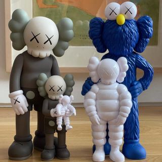 KAWS FAMILY BROWN/BLUE/WHITE KAWS TOKYO (その他)