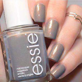 エッシー(Essie)の【新品未開封・匿名配送】essie 1119 Social Lights(マニキュア)