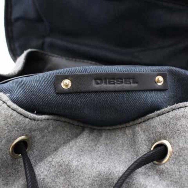 DIESEL(ディーゼル)のディーゼル リュック バックパック ミニ キルティング ウール グレー レディースのバッグ(リュック/バックパック)の商品写真