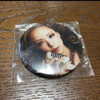 安室奈美恵　未開封缶バッジ(女性タレント)