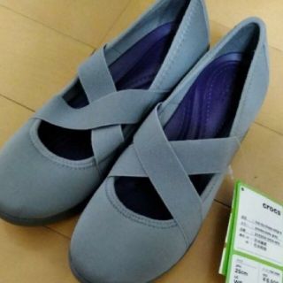 クロックス(crocs)のCROCS　新品　25㌢(ハイヒール/パンプス)