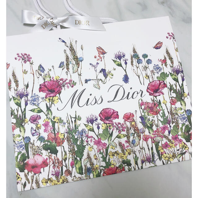 Dior(ディオール)のDior♡ショッパー　香水サンプル付き  Miss Dior エンタメ/ホビーのコレクション(ノベルティグッズ)の商品写真