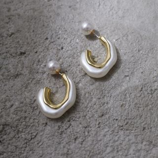 アメリヴィンテージ(Ameri VINTAGE)のPearl nuance hoop pierce No.626(ピアス)