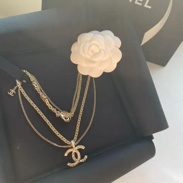 CHANEL(シャネル)のCHANEL2021w新作ダブルチェーンネックレス❤️新品未使用 レディースのアクセサリー(ネックレス)の商品写真