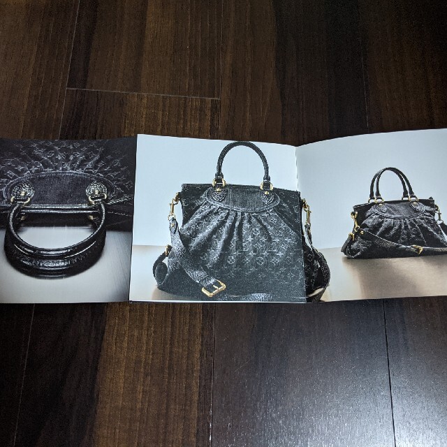 LOUIS VUITTON(ルイヴィトン)の【美品】LOUIS VUITTONモノグラムデニム カタログ エンタメ/ホビーの本(ファッション/美容)の商品写真