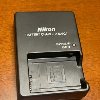 ニコン(Nikon)のNikon ニコン バッテリーチャージャー MH-24(バッテリー/充電器)