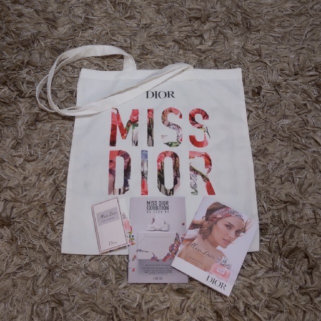 Dior(ディオール)のMISS DIOR EXHIBITION　ノベルティトートバッグ レディースのバッグ(トートバッグ)の商品写真