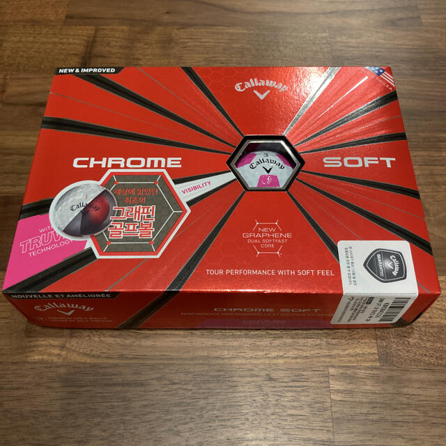 Callaway(キャロウェイ)の【新品未使用】キャロウェイ ゴルフボール Chrome Soft サッカーボール スポーツ/アウトドアのゴルフ(その他)の商品写真