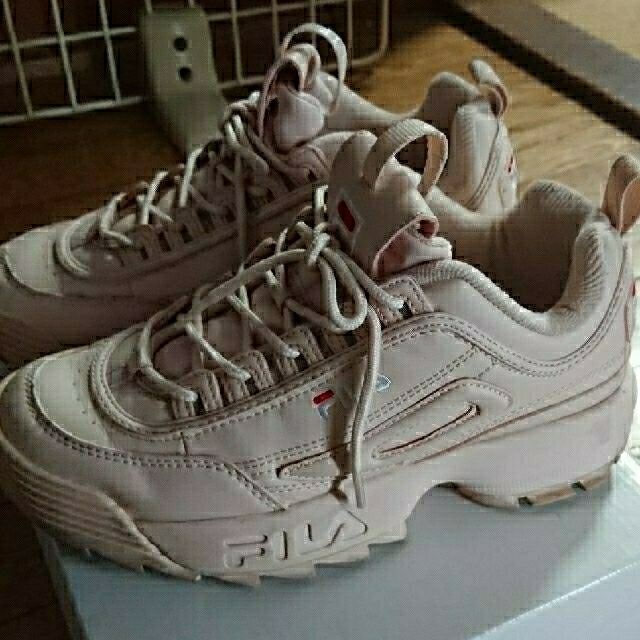 FILA(フィラ)のFILA  スニーカー  DISRUPTOR  靴  23.5cm  ピンク レディースの靴/シューズ(スニーカー)の商品写真