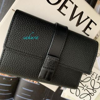 LOEWE - ロエベ バーティカル ウォレット スモール (ソフトグレイン