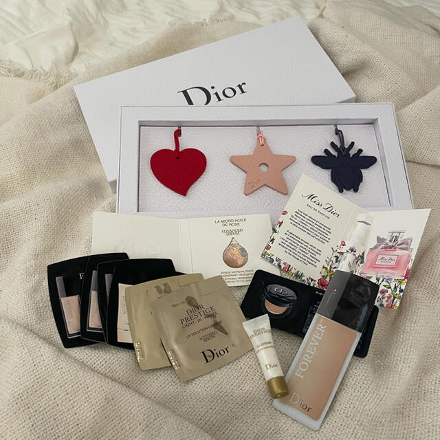 Dior(ディオール)のDior 非売品チャームと新作ミスディオールサンプルセット コスメ/美容のキット/セット(サンプル/トライアルキット)の商品写真