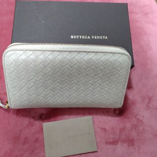 ボッテガヴェネタ(Bottega Veneta)のボッテガ・ヴェネタ　白　クリーム　イントレチャート　ジップアラウンドウォレット(財布)