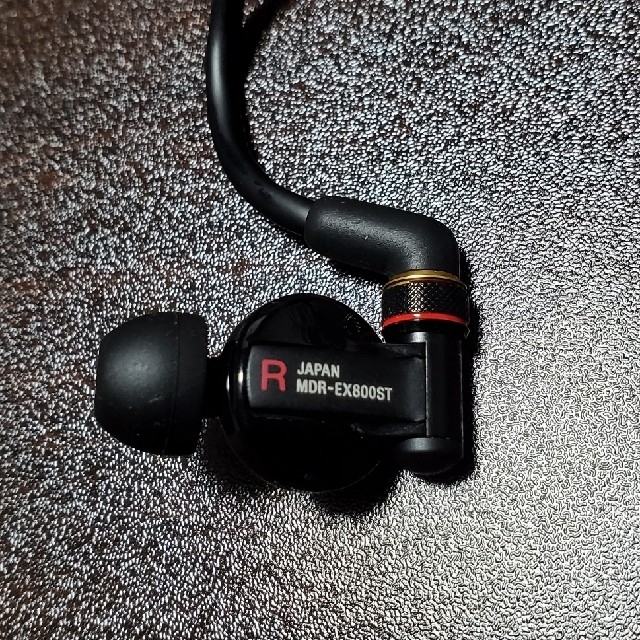 SONY(ソニー)のペトシヤ様専用 SONY ソニー MDR-EX800ST モニターイヤホン 美品 スマホ/家電/カメラのオーディオ機器(ヘッドフォン/イヤフォン)の商品写真