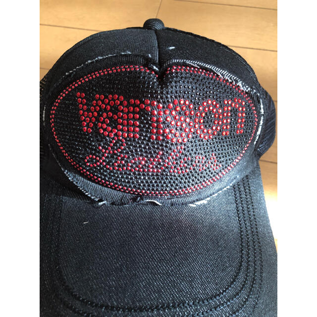 VANSON(バンソン)のバンソン VANSON ラインストーンロゴ 赤ロゴ メッシュキャップ 未使用 メンズの帽子(キャップ)の商品写真