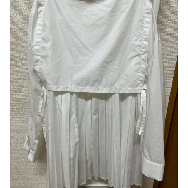 RANDEBOO Pleats cape shirts レディースのトップス(シャツ/ブラウス(長袖/七分))の商品写真