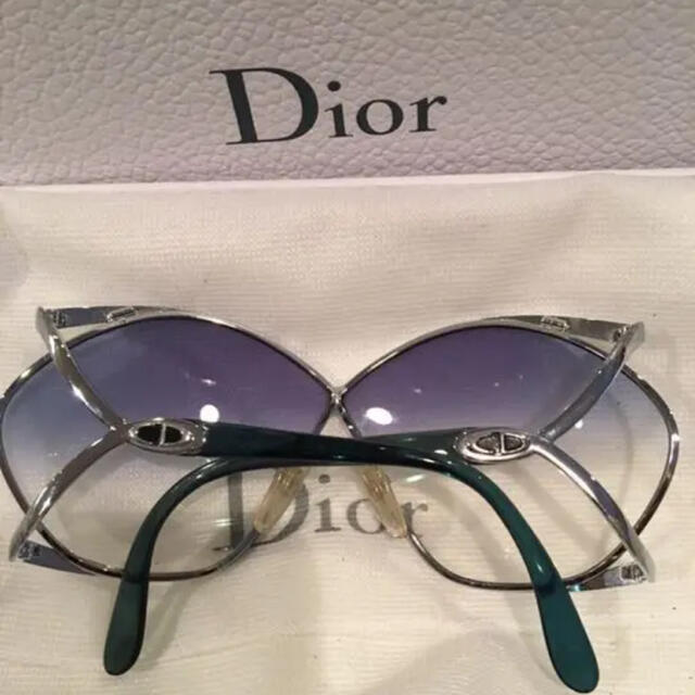 Christian Dior(クリスチャンディオール)のDior サングラス　レトロモダン美品 レディースのファッション小物(サングラス/メガネ)の商品写真