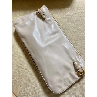 ミュウミュウ(miumiu)のmiumiu クラッチ(クラッチバッグ)